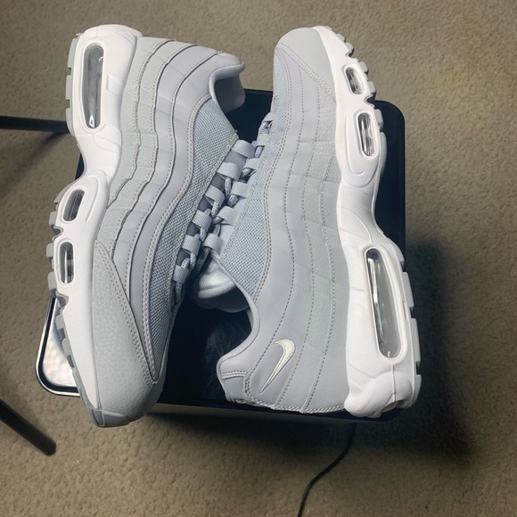 Air Max 95 Essential Wolf Gray - Picture 3 of 4